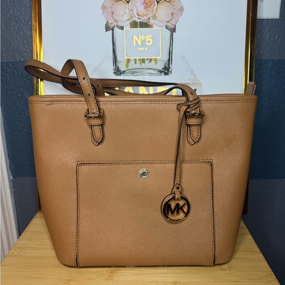 MICHAEL KORS JET SET TRAVEL MD SNAP POCKET TOTE SHOULDER BAG MK BROWN